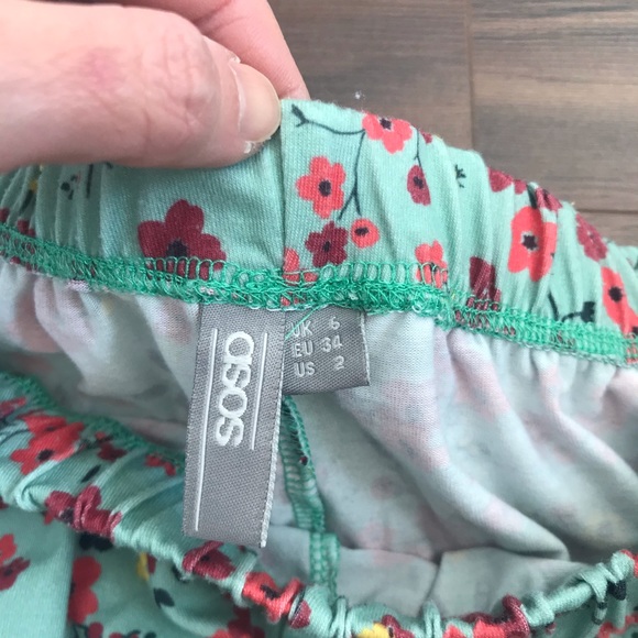 EUC ASOS maternity floral flare shorts size US2 - Picture 3 of 4